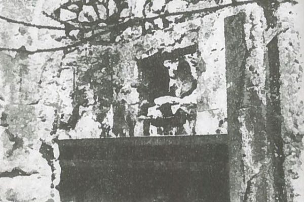 Resti del lager di Goli Otok (Giacomo Scotti, Il gulag in mezzo al mare. Nuove rivelazioni su Goli Otok, Lint, Trieste 2012)