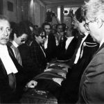 Sulla salma di Giovanni Falcone con accanto il figlio